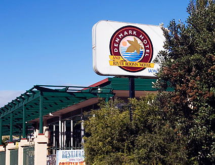 Denmark Hotel & River Rooms Motel - Tourism Caloundra 0