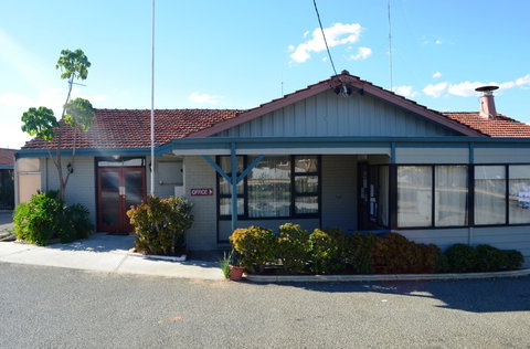 Narrogin Motel - Tourism Caloundra 1