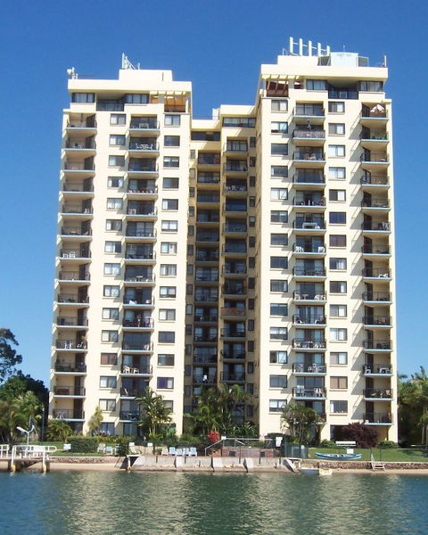 Banyandah Towers - Tourism Caloundra 0