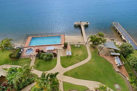 Banyandah Towers - Tourism Caloundra 1