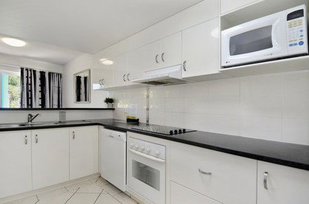 White Crest Luxury Apartments - Tourism Caloundra 3
