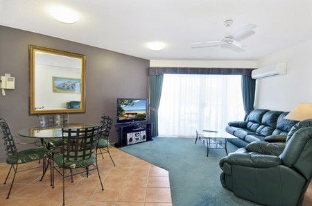 White Crest Luxury Apartments - Tourism Caloundra 5