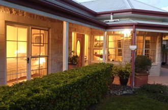 Noosa Valley Manor - Bed And Breakfast - Tourism Caloundra 1