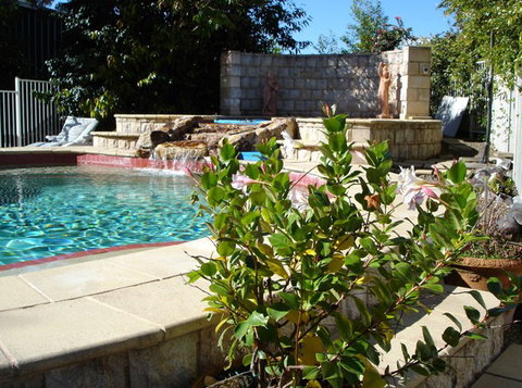Noosa Valley Manor - Bed And Breakfast - Tourism Caloundra 2