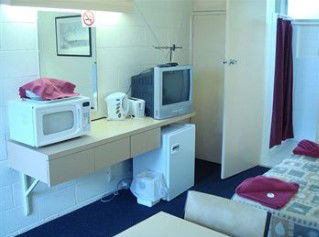 Motel Maroondah - Tourism Caloundra 1