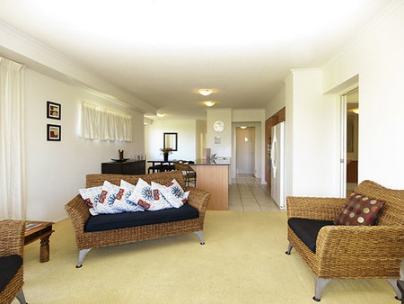 Oaks Seaforth Resort - Tourism Caloundra 0
