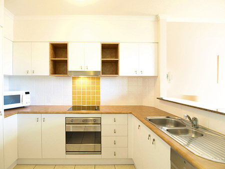 Oaks Seaforth Resort - Tourism Caloundra 2