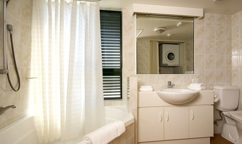 Tropic Towers Apartments - Tourism Caloundra 1