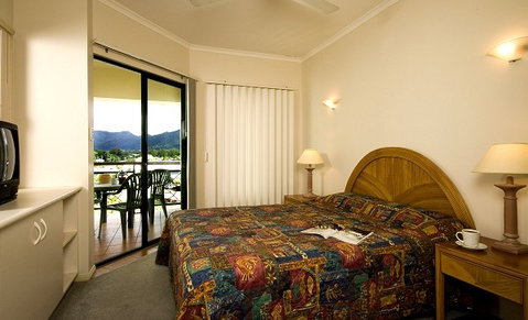 Tropic Towers Apartments - Tourism Caloundra 2