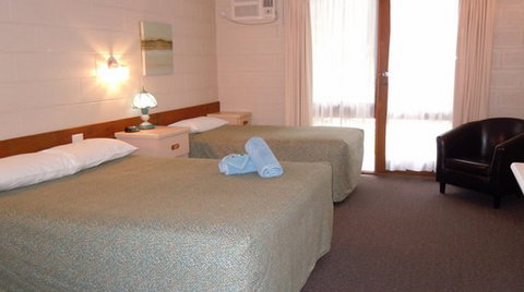 Barham Bridge Motor Inn - Tourism Caloundra 1