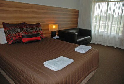Red Cedars Motel - Tourism Caloundra 0