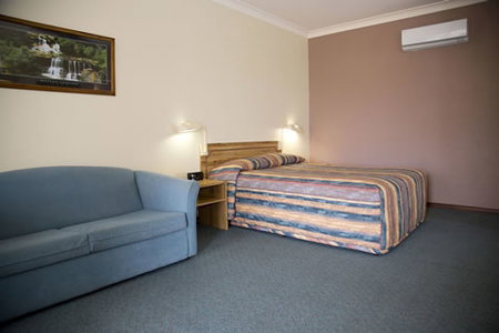 Cumberland Motor Inn - Tourism Caloundra 6