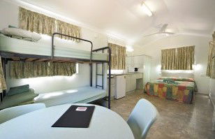 Knotts Crossing Resort - Tourism Caloundra 1