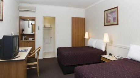 Alice Springs Resort - Tourism Caloundra 4