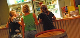 Toddy's Backpackers Resort - Tourism Caloundra 3