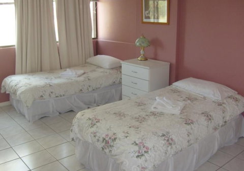 Queensleigh Holiday Apartments - Tourism Caloundra 3