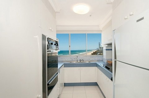 Beachside Tower - Tourism Caloundra 3