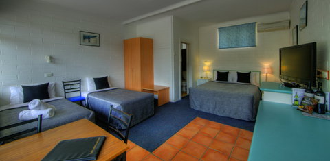 Harbour View Motel - Tourism Caloundra 3