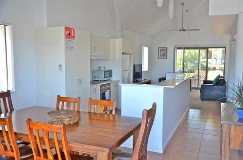 Outrigger Bay Apartments - Tourism Caloundra 12
