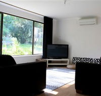 Clare Cottage on Wendouree - Tourism Caloundra