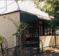 Wild Olive Cottage - Tourism Caloundra