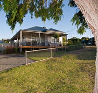 Serenity Holiday House - Tourism Caloundra