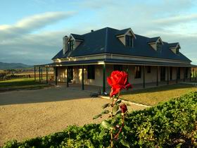 Abbotsford Country House - Tourism Caloundra 0