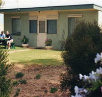 Oaklands Fishing Cottage - Tourism Caloundra