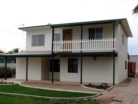 Louth Bay Holiday Apartment - Tourism Caloundra 0
