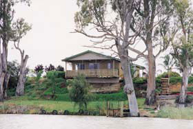 Mundic Grove Cottage - Tourism Caloundra 0