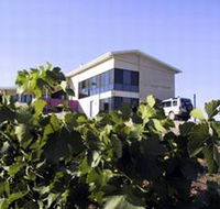 Mt Surmon Wines The Retreat - Tourism Caloundra