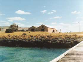 Mt Dutton Bay Woolshed Hostel - Tourism Caloundra 0