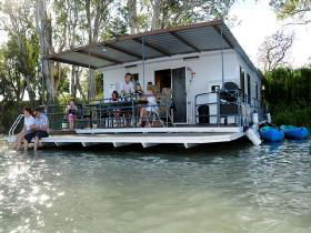 The Murray Dream Self Contained Moored Houseboat - Tourism Caloundra 0