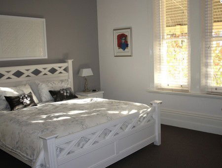 ArtWine Cottages - Tourism Caloundra 1
