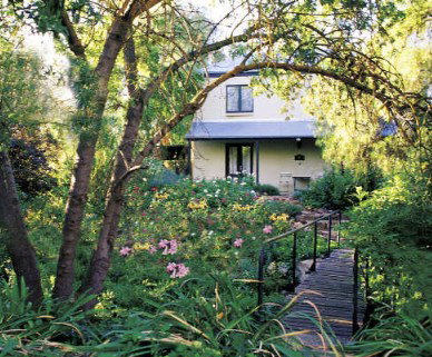 Dennis Cottage - Tourism Caloundra 1