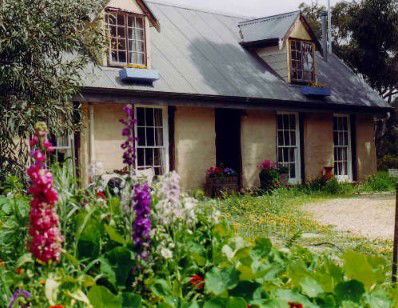Wuthering Heights - Bronte Manor - Tourism Caloundra 1