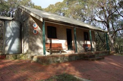Mount Lofty YHA - Tourism Caloundra 1