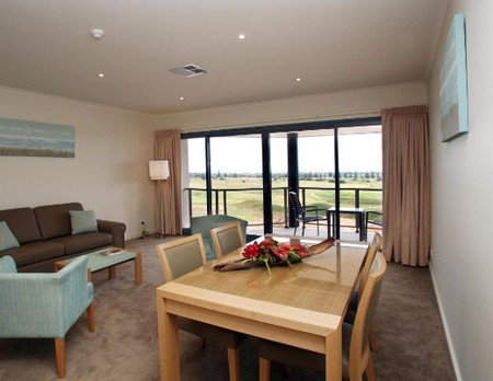 Links Lady Bay Golf Resort - Tourism Caloundra 3