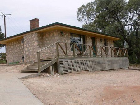 Roonka Riverfront Cottages - Tourism Caloundra 2