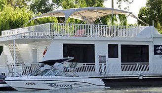 Moving Waters Self Contained Moored Houseboat - Tourism Caloundra 1