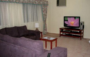 Louth Bay Holiday Apartment - Tourism Caloundra 1