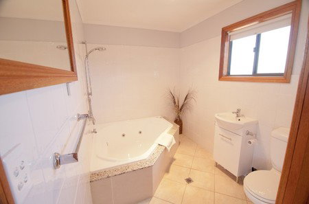 Lyrabendi Farmstay - Tourism Caloundra 3