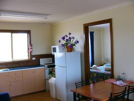 Windana Cottages - Tourism Caloundra 3