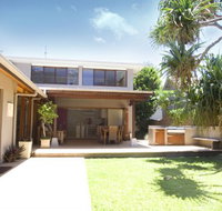 Barefoot On Tallow's - Tourism Caloundra
