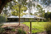 One Tree Bed And Breakfast - Tourism Caloundra 2