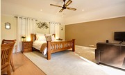 One Tree Bed And Breakfast - Tourism Caloundra 3