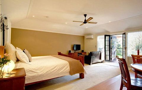 One Tree Bed And Breakfast - Tourism Caloundra 8