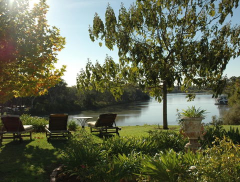 Paringa House B&B Stone Cottages - Tourism Caloundra 5