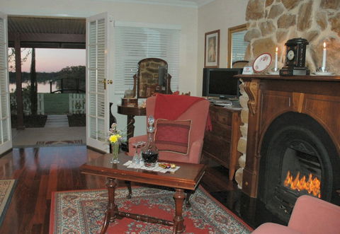 Paringa House B&B Stone Cottages - Tourism Caloundra 6