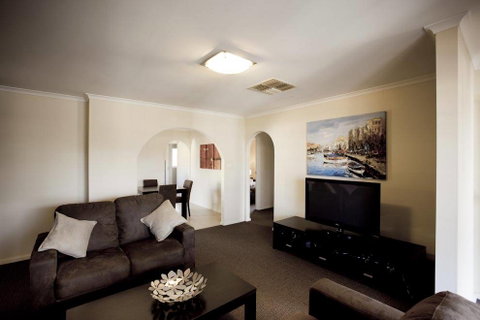 Balcony On Sixth Lodge - Tourism Caloundra 3